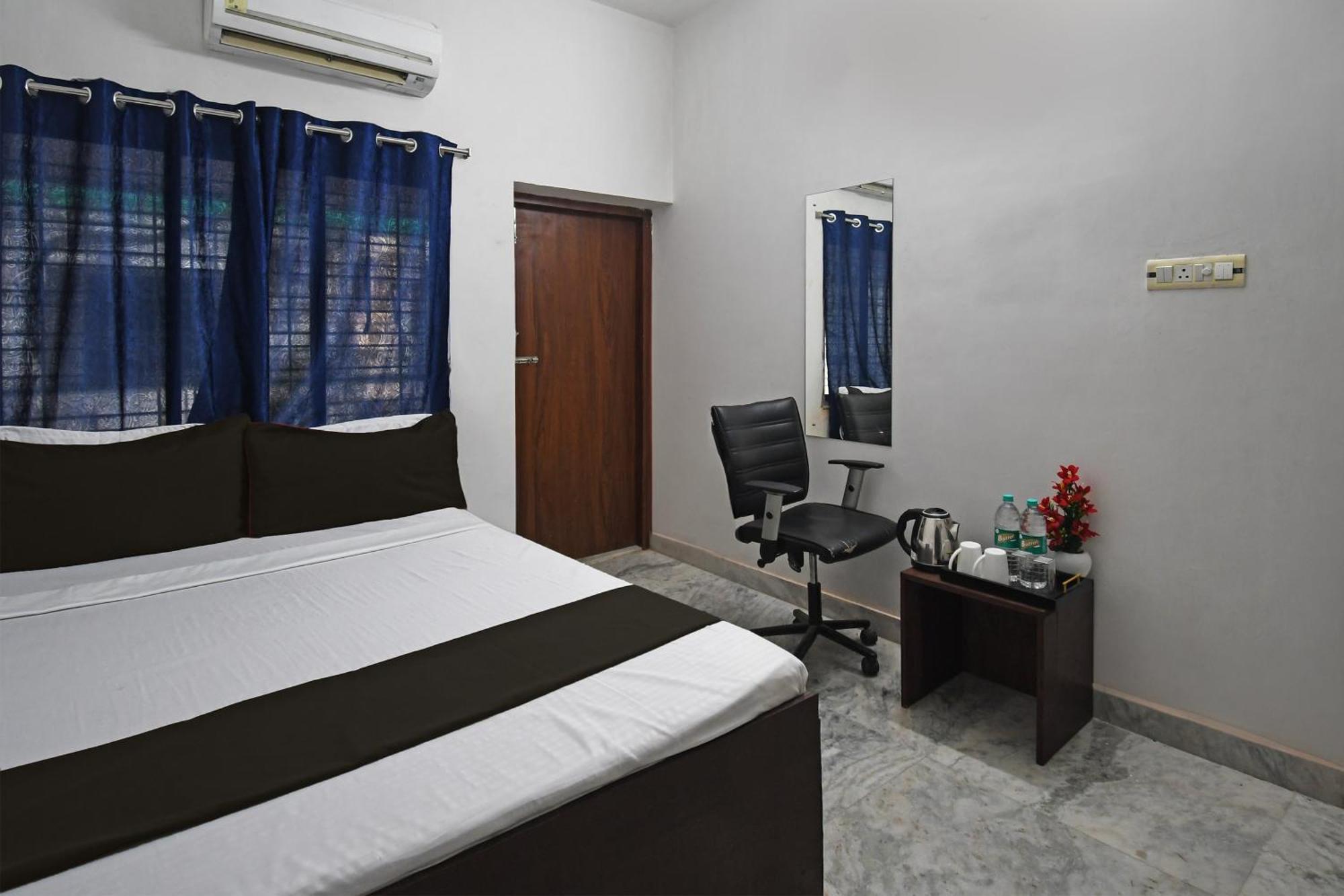 Oyo Hotel Chinar Park Колката Екстериор снимка