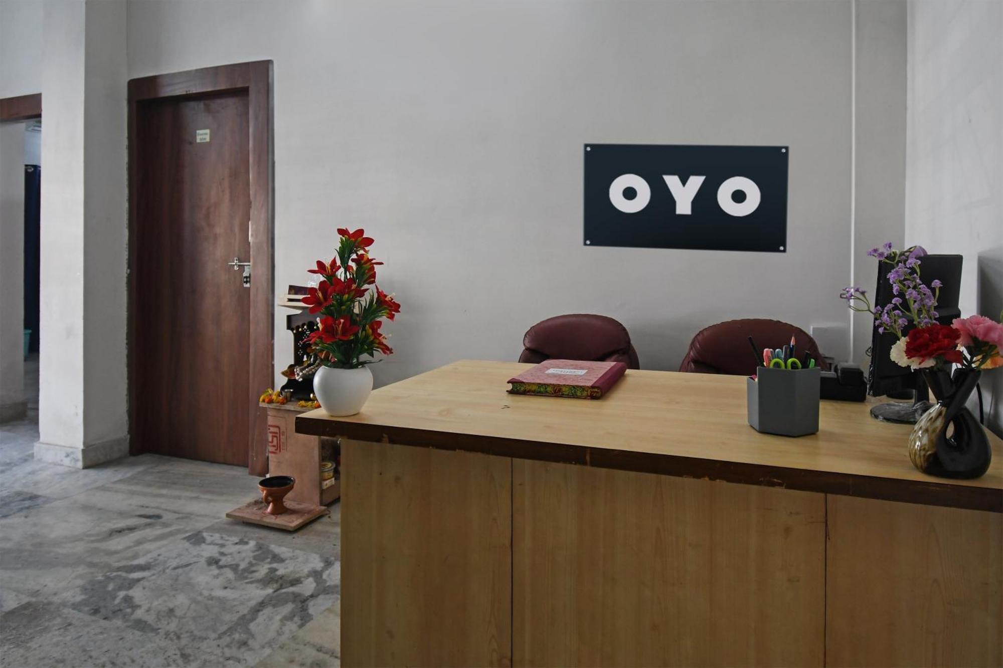 Oyo Hotel Chinar Park Колката Екстериор снимка